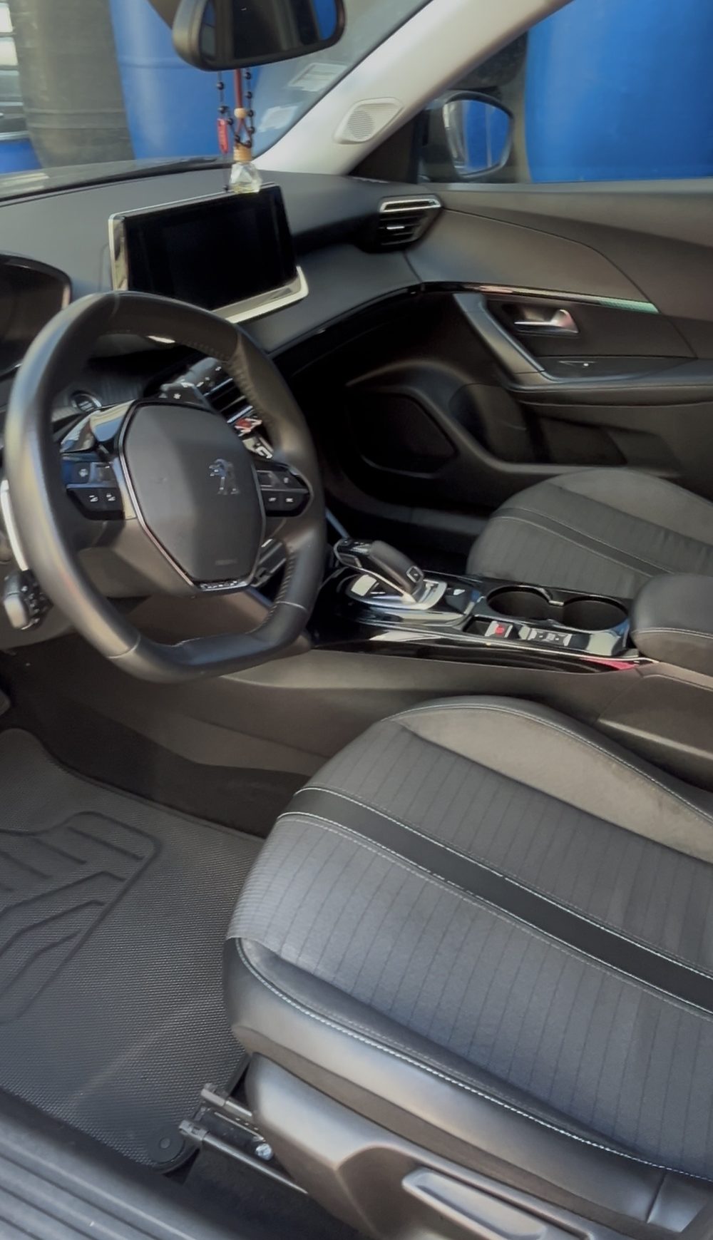 Siège de voiture propre après le nettoyage MathClean