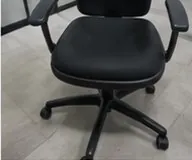 Fauteuil de bureau après l'intervention MathClean